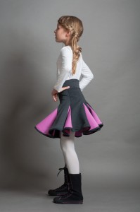 Lambadówka szara róż. Modelka rozmiar 128 (10 lat).