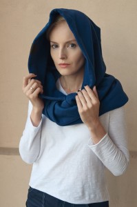 Kaptur granatowy damski