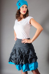 Miniówka z dzianiny bawełnianej z falbanami