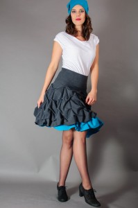 Krótka spódnica szara szyta w Polsce