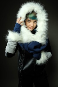 Rękawiczki Łotrzyce granat z białym futrem