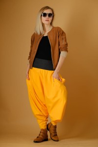 Alladynki damskie pomarańczowe Hultaj Polski – casualowy styl na lato