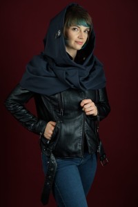 Wodoodporny Szalokaptur Damski Granatowy Hultaj Polski w stylizacja z ramoneską