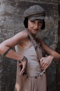 Spodnie na każdy rozmiar ogrodniczki beżowe