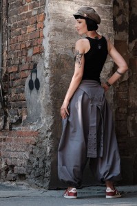 Szary Kombinezon Damski na lato na szelkach