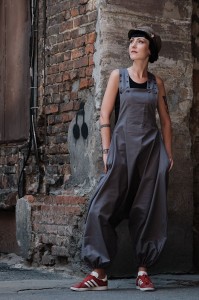 Polskie Spodnie na lato w kolorze szarym