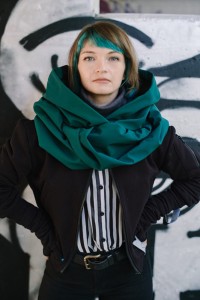 Szalokaptur Przeciwdeszczowy Hydrofobowy Damski Zielony w miejskiej stylizacji z kominem