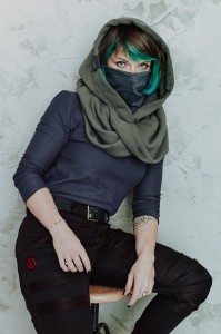 Szalokaptur Damski z Wszytym Golfem