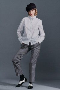 Koszula z dziurką na szpilkę koszulową