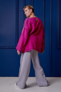 Męska bluza Sigma Fuksja oversize w streetwearowej stylizacji z luźnymi spodniami Hultaj