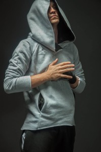 Męska szara bluza bokserska z kapturem i czarnymi wykończeniami – Hultaj Polski