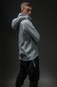 Hoodie o asymetrycznym kroju dla Mężczyzny