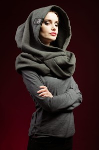 Ciemnoszary Kaptur Damski Hultaj Polski, obszerny szalokaptur na chłodne dni