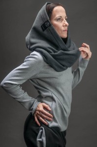 Kaptur Ciemny Damski, grafitowy komin z kapturem streetwearowy Hultaj Polski