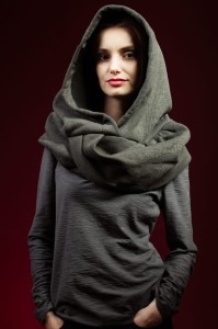 Grafitowy kapturoszalik damski, ciemnoszary kaptur całoroczny Hultaj Polski