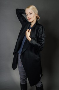  Czarny płaszcz sukienny damski 