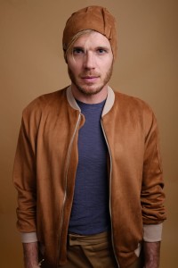 Zamszowa czapka Beanie z przeszyciami