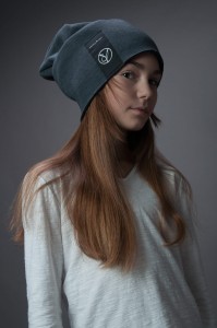 Czapka Hultajka ciepłoszara ciemna