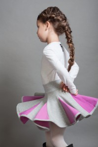 Lambadówka jasnoszara róż. Modelka rozmiar 110 (6 lat).