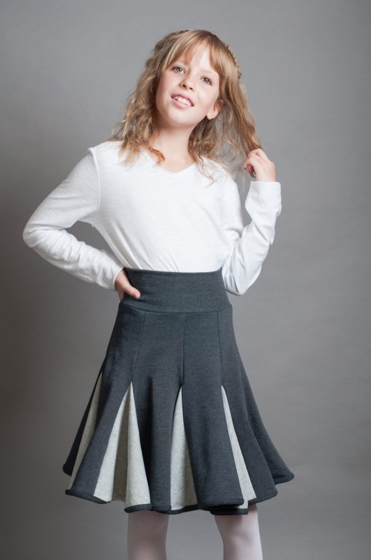 Lambadówka szaro-szara. Modelka rozmiar 140 (13 lat).