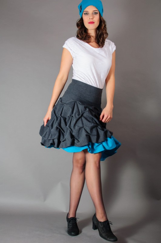 Krótka spódnica szara szyta w Polsce