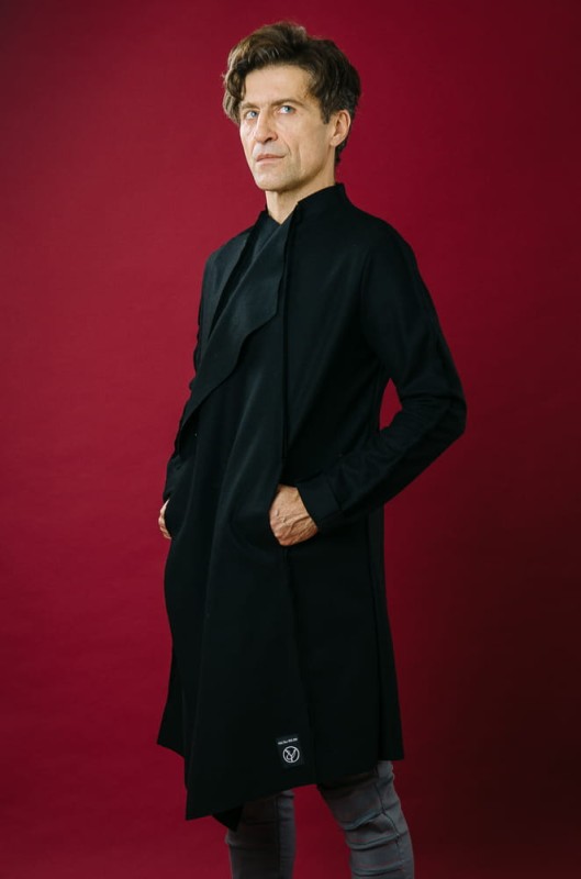  Czarny płaszcz sukienny męski