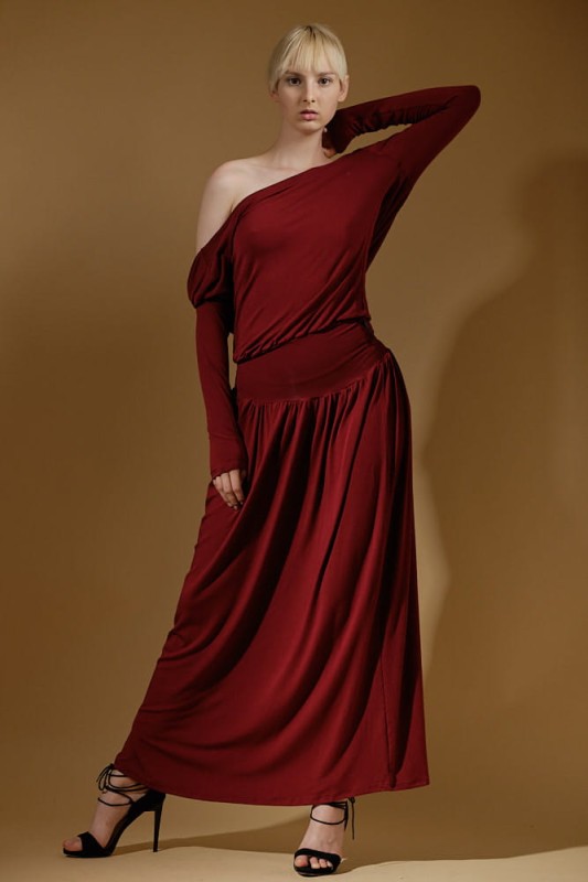 Sukienka Cicha Woda bordowa