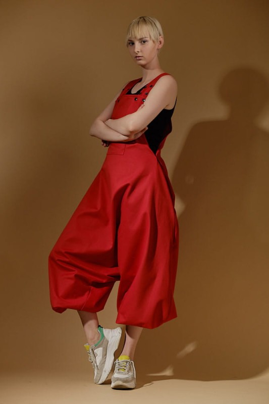 Czerwony kombinezon na lato damski