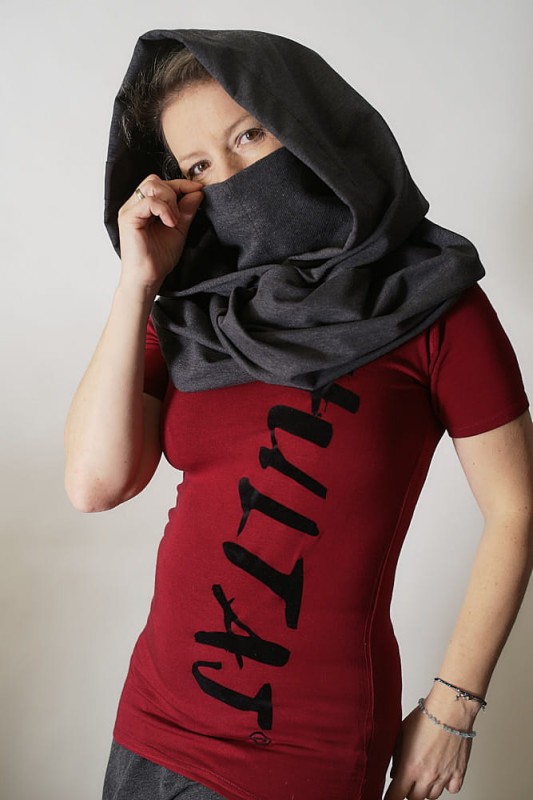 Kaptur grafitowy lekki z golfem