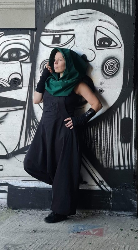 Zielony kaptur hydrofobowy Hultaj Polski  – przeciwdeszczowy  otulacz z kapturem dla każdego