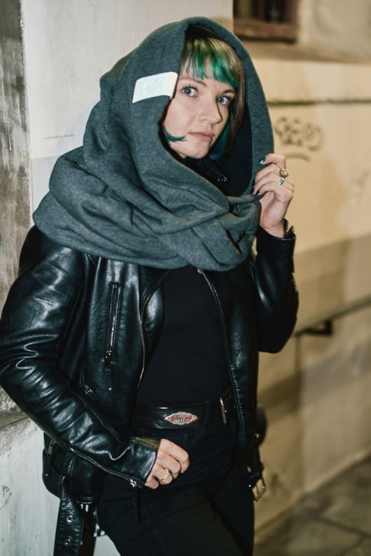 Komin z Kapturem i odblaskową metką