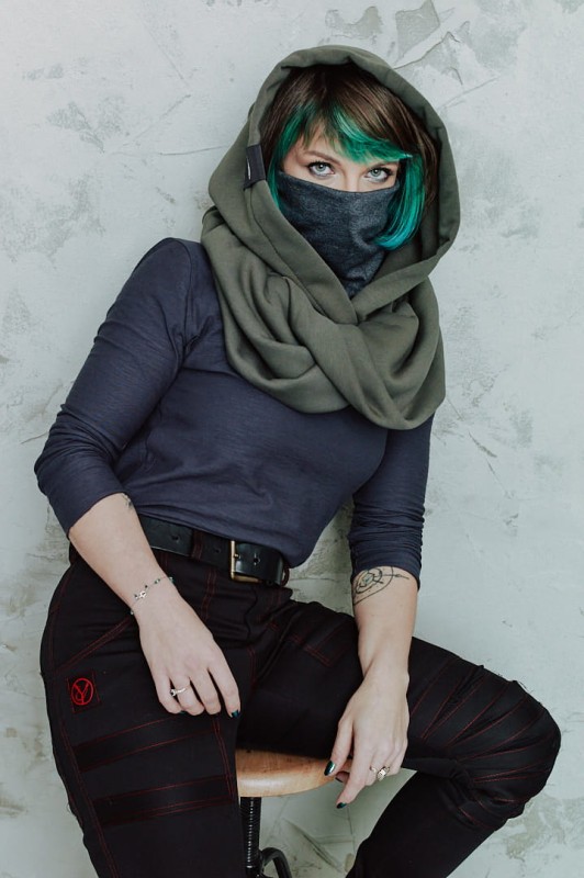 Szalokaptur Damski z Wszytym Golfem