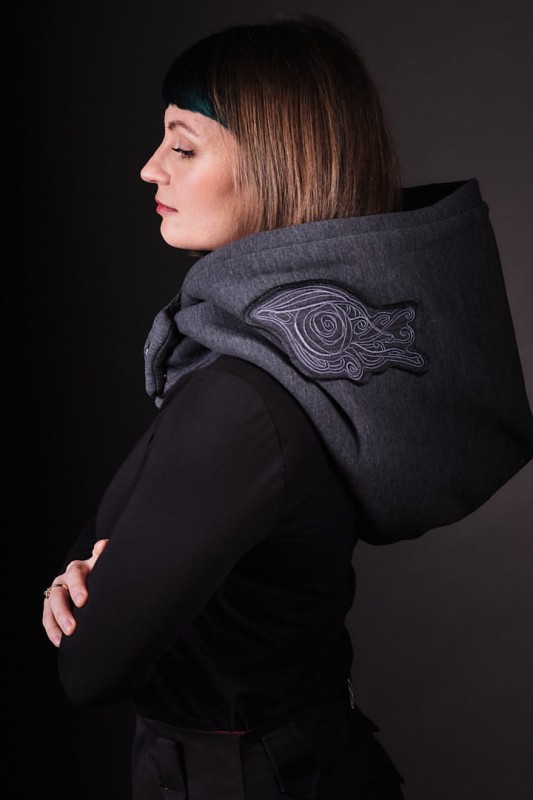 Elficki haft na Kapturze Lorien Grafit, detal otulacza Hultaj Polski