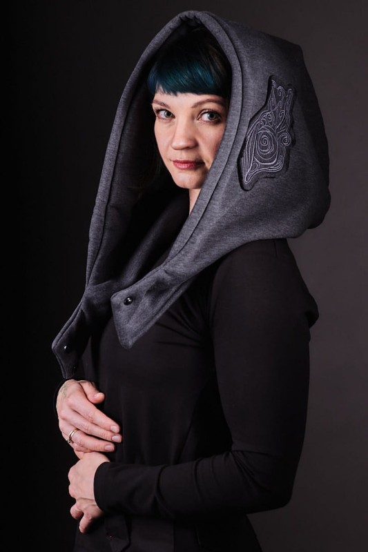 Elficki haft na Kapturze Lorien Grafit, detal otulacza Hultaj Polski