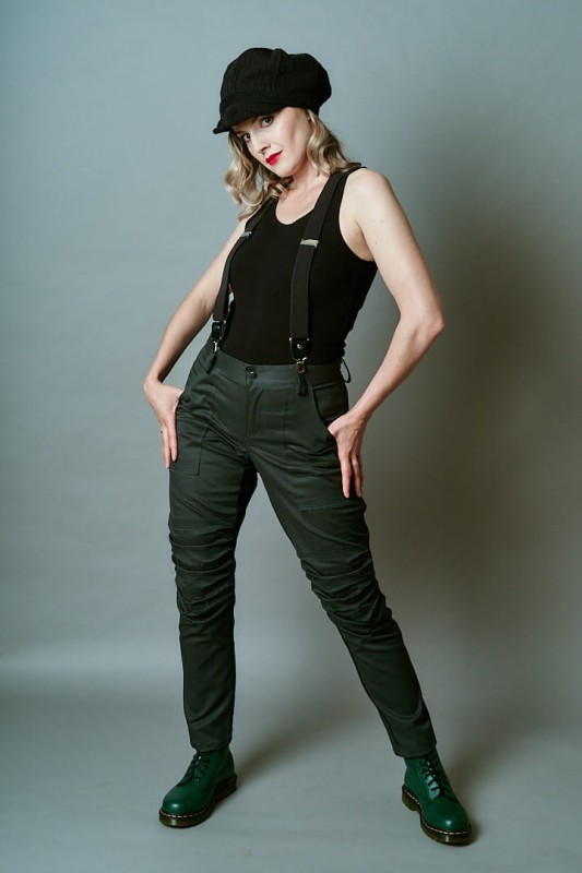 Butelkowozielone spodnie Rockersy damskie w stylu grunge – przód