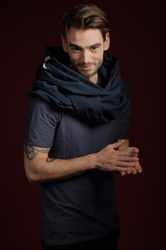 Wodoodporny Kaptur Męski Granatowy –  w outdoorowej stylizacji