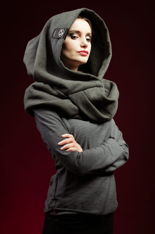 Ciemnoszary Kaptur Damski Hultaj Polski, obszerny szalokaptur na chłodne dni