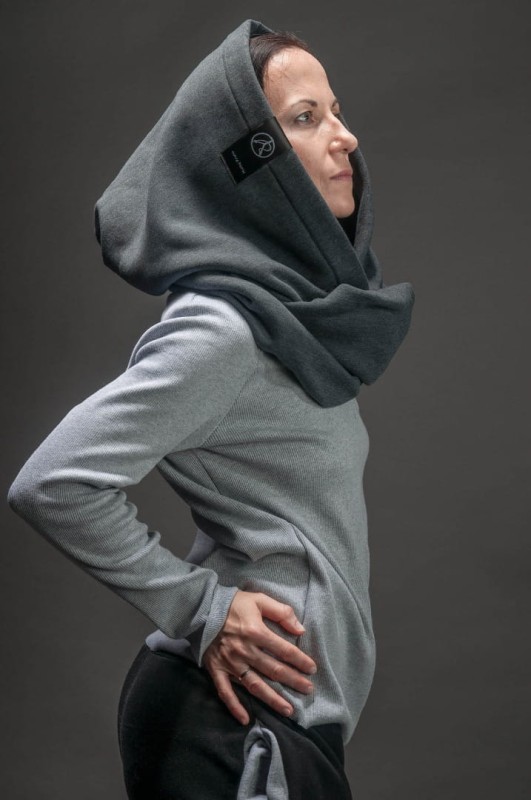 Dzianinowy Kaptur Ciemny Damski, ciepły szal z kapturem grafitowy Hultaj Polski