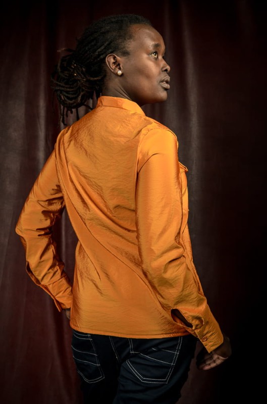 Złota koszula z kokardą