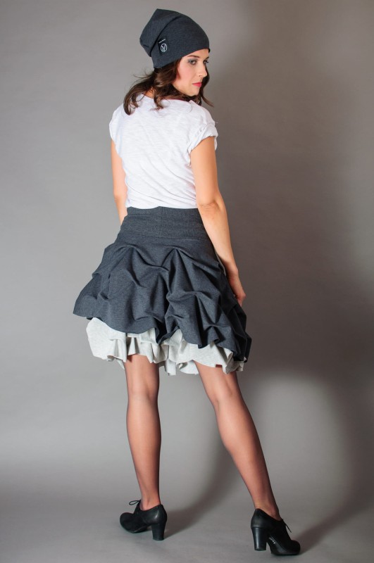 Ręcznie szyta spódnica mini Hultaj Polski w grafitowo-szarym kolorze