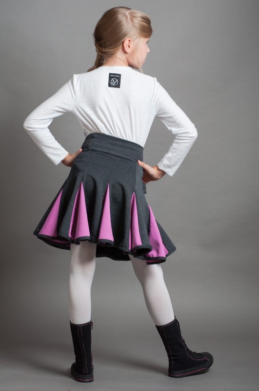 Lambadówka szara róż. Modelka rozmiar 128 (10 lat).