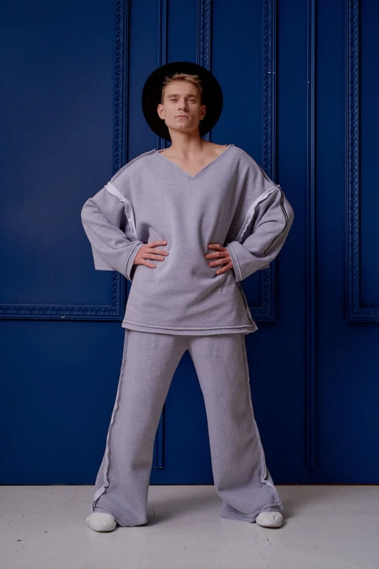 szary zestaw casual w standardowych rozmiarach