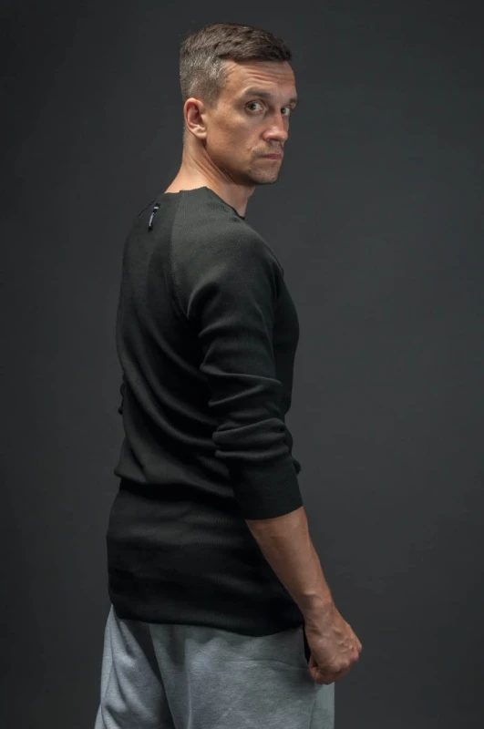 Wygodny longsleeve męski czarny z bawełnianego ściągacza