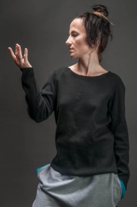 Bluzka Ściągaczowa Czarna Damska z długim rękawem od Hultaj Polski