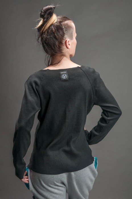 Czarny longsleeve damski oversize w casualowym stylu