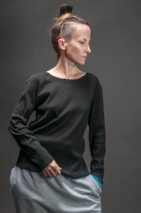 Bluzka damska czarna z długim rękawem
