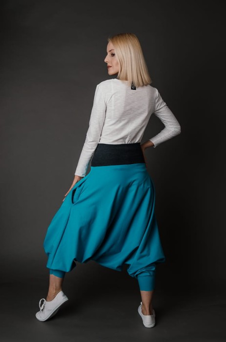 Morskie alladynki damskie na modelce 165 cm w rozmiarze S od Hultaj Polski