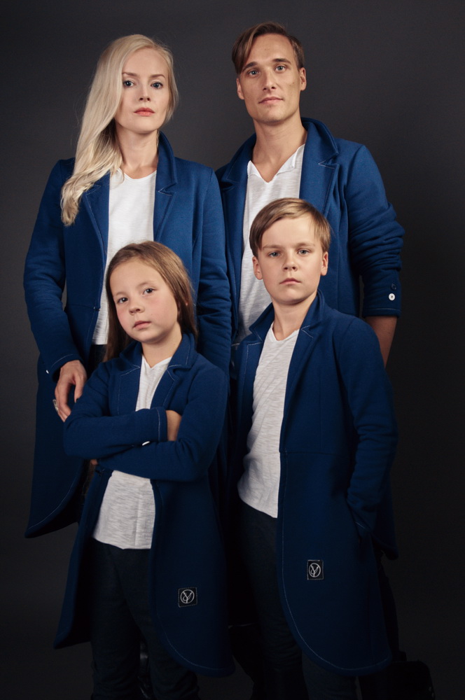 Rodzina w Płaszczach Revolter z kolorze granatowym